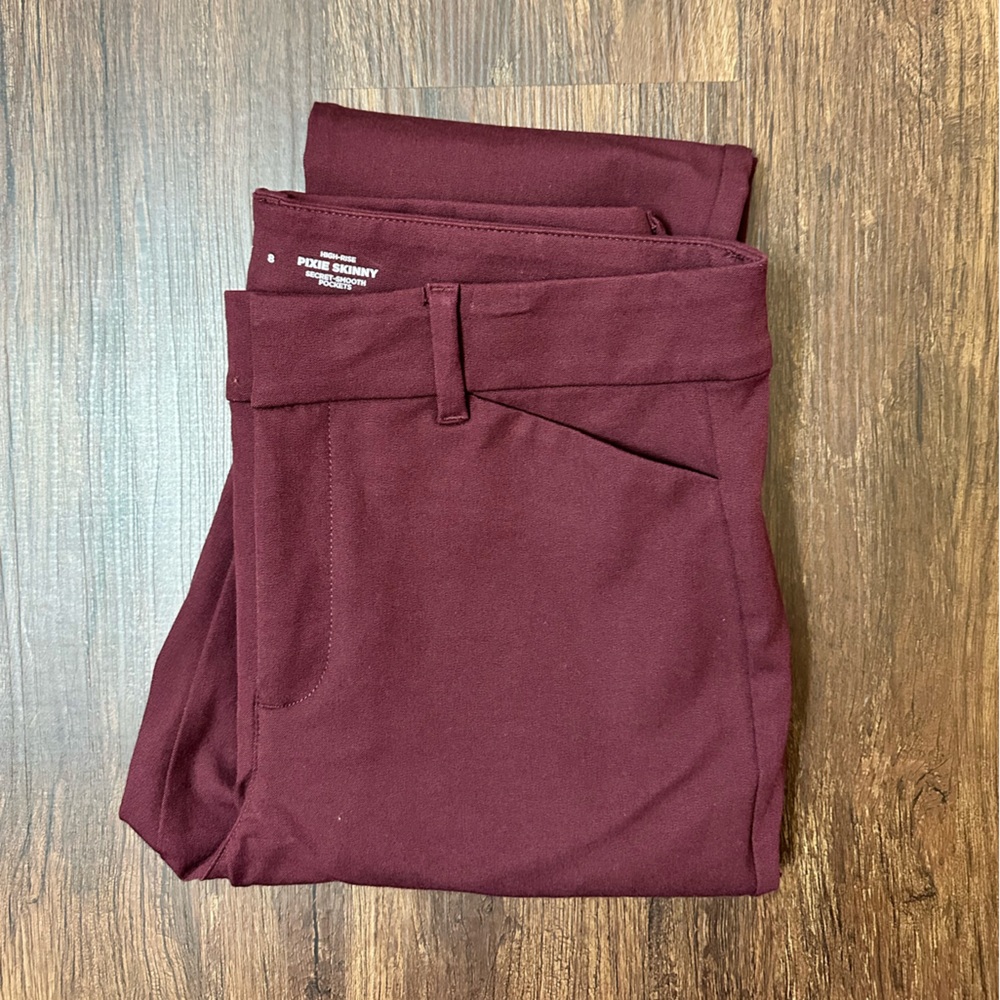 NWOT Old Navy High Waisted Pixie Pants